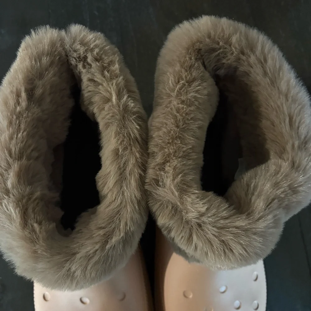 Crocs Stomp Faux Fur Lined Rubber Ankle Boots Tan‎ Men’s Size 12